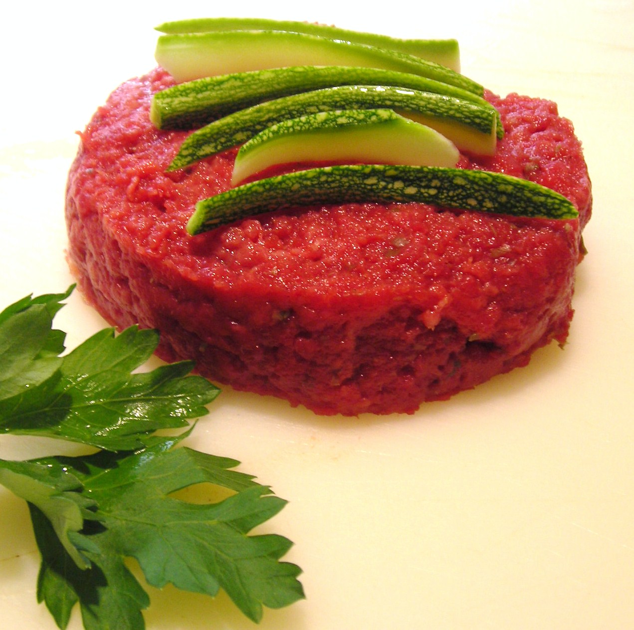 tartare-di-limousine-al-pepe-zucchine-e-lime
